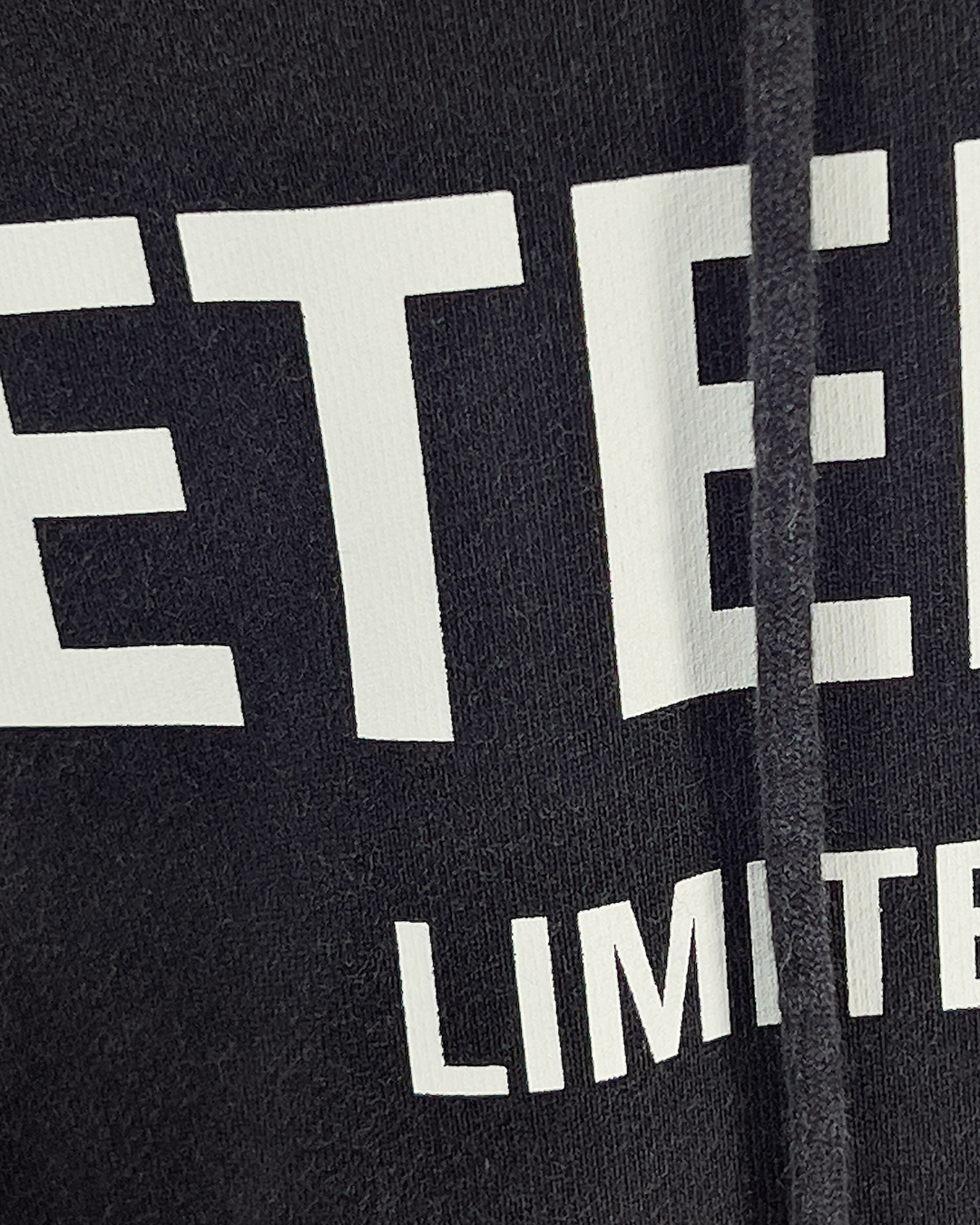 VETEMENTS FW21 LIMITED EDITION LOGO HOODIE