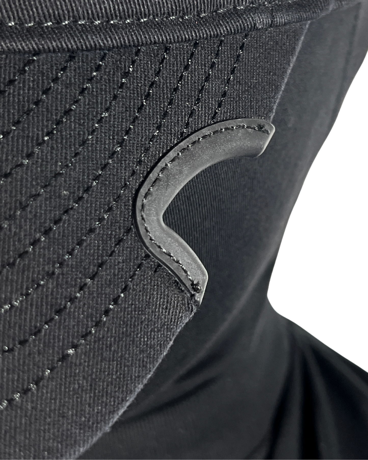 BALENCIAGA NOTCH LOGO VISOR CAP