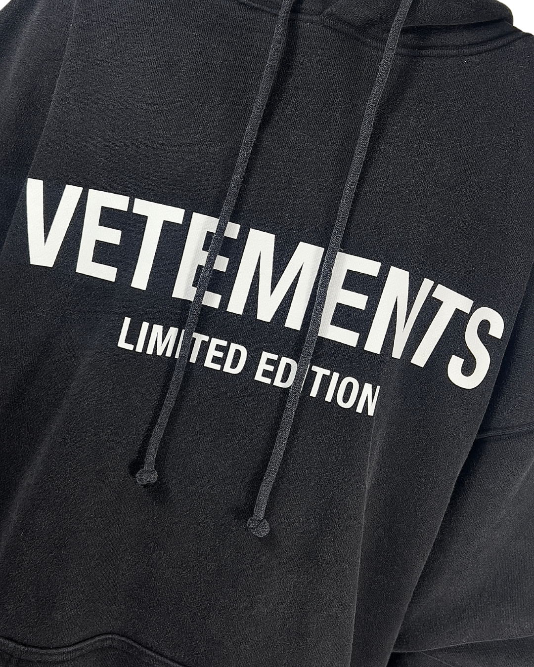 VETEMENTS FW21 LIMITED EDITION LOGO HOODIE
