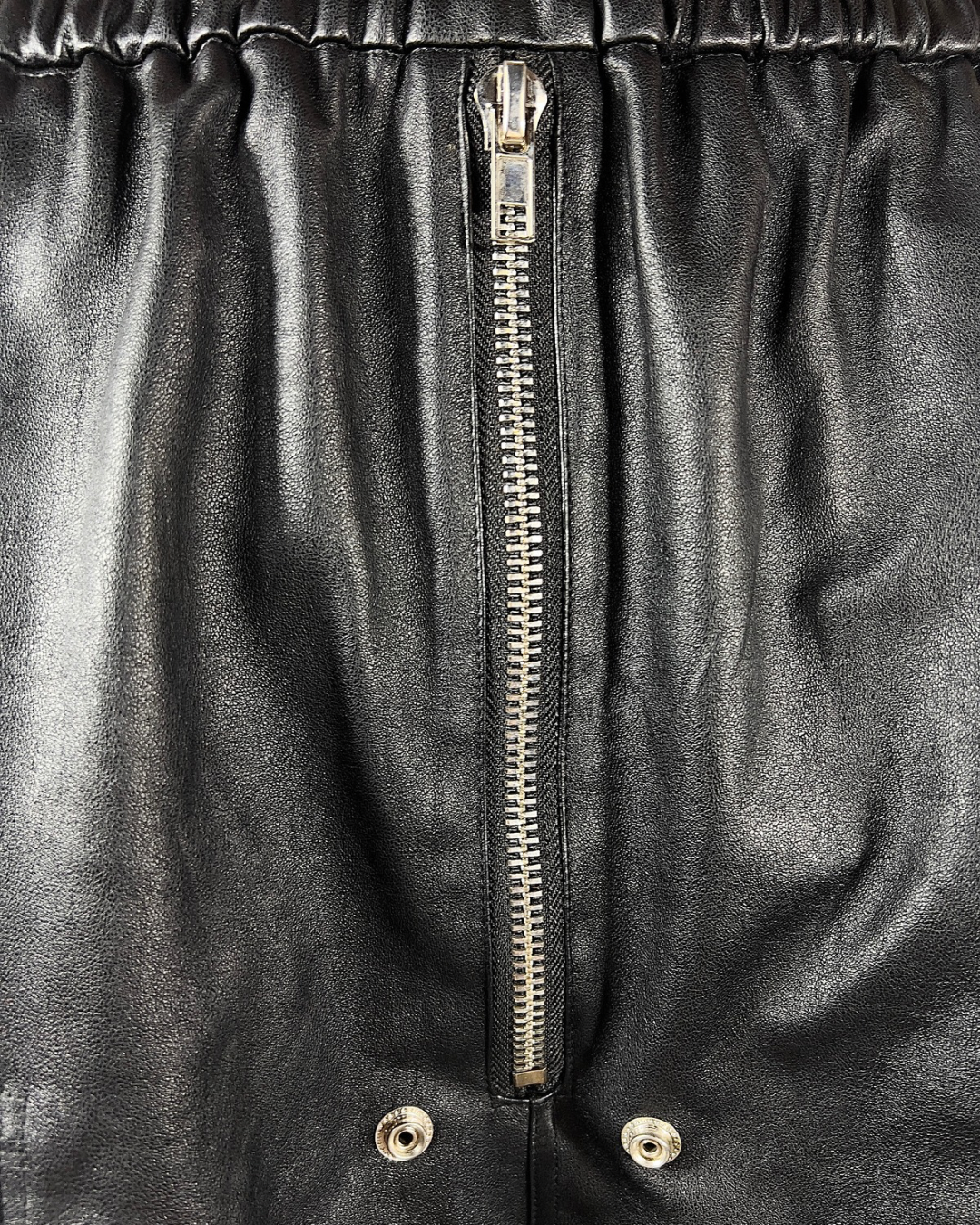 RICK OWENS SS23 EDFU LEATHER CARGO BELA SHORTS