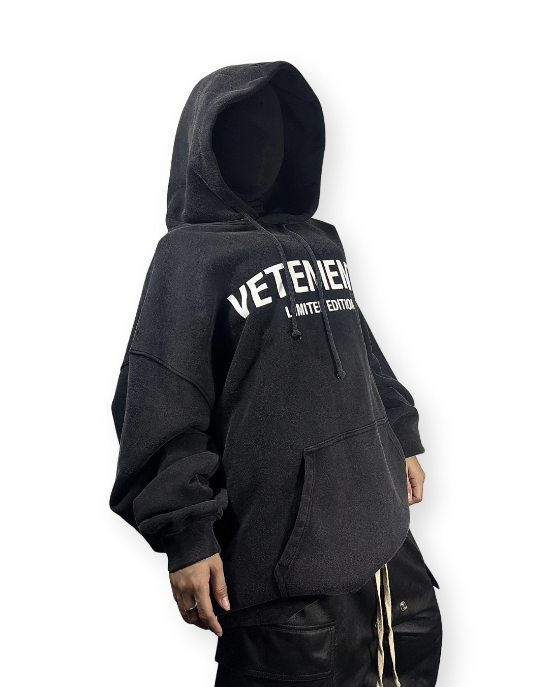 VETEMENTS FW21 LIMITED EDITION LOGO HOODIE