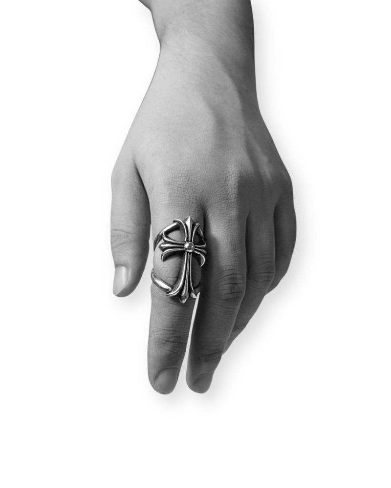CHROME HEARTS INFINITY CROSS RING - VAULT