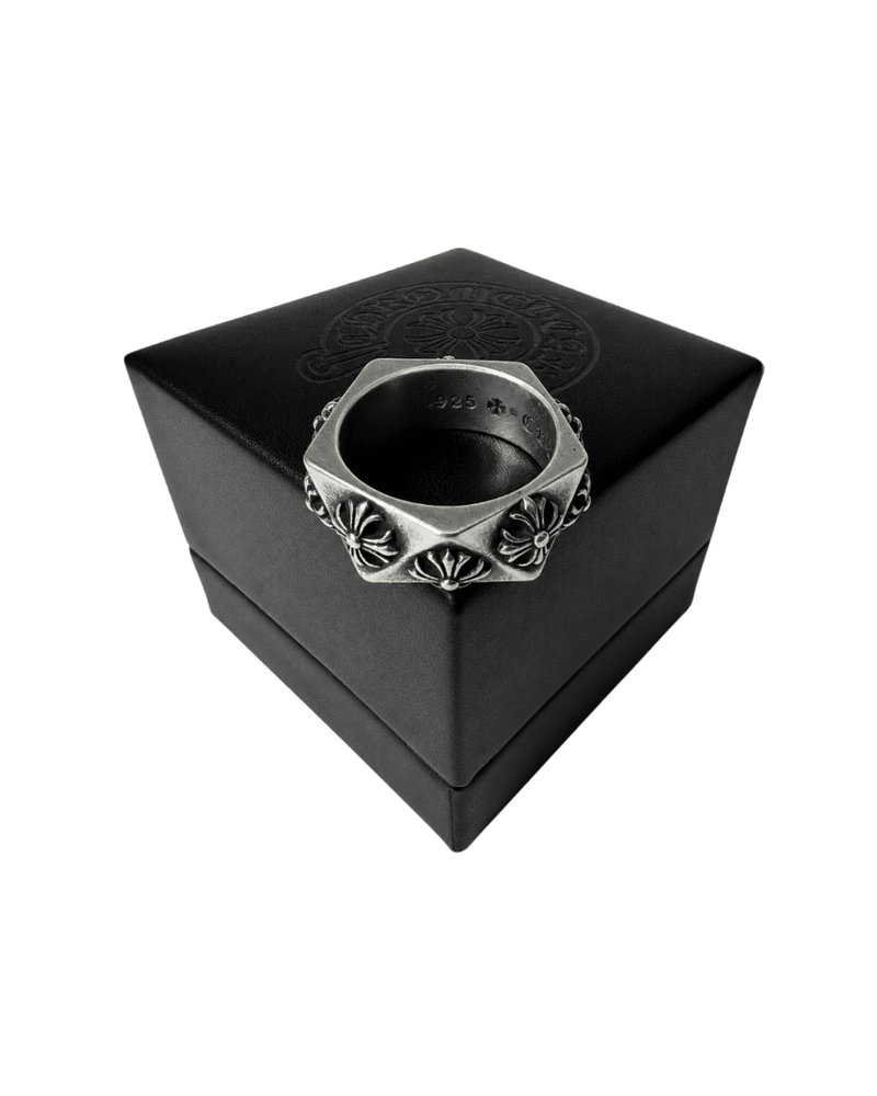 CHROME HEARTS MALTESE PENTAGON PLUS RING - VAULT
