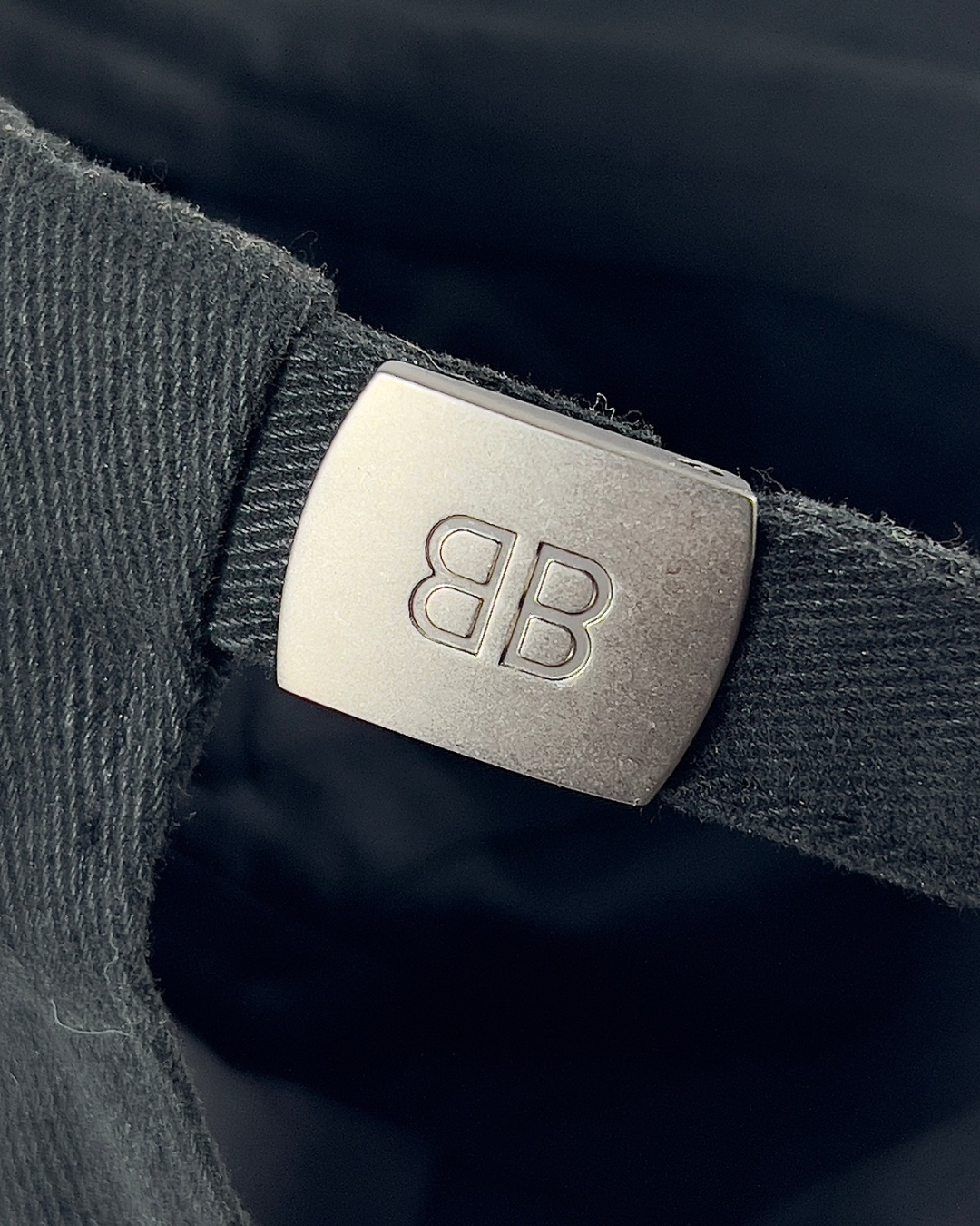 BALENCIAGA SS21 BLACK DIAGONAL LOGO CAP