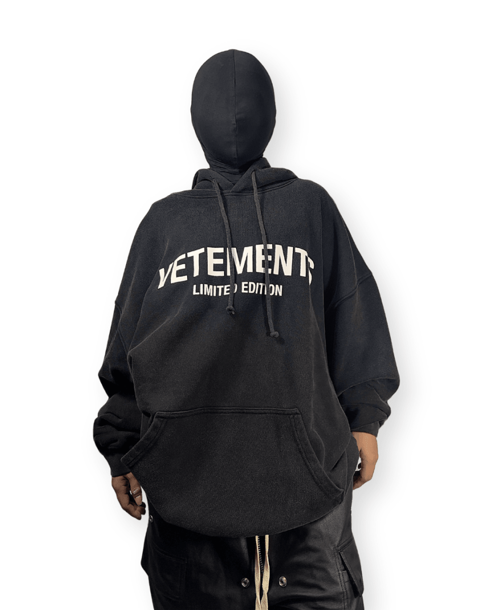 VETEMENTS フーディ　正規品 VETEMENTS FW21 LIMITED EDITION LOGO HOODIE – VAULT